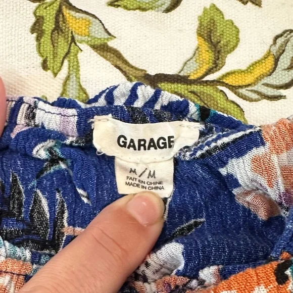 ❗️Last Chance❗️ GARAGE Strapless Ruffle Top - Picture 3 of 4